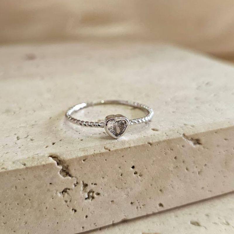 Anel Solitario Coração Zirconia Peq Aro Texturizado
