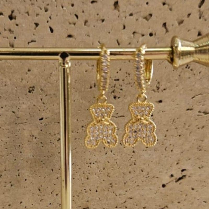 Brinco Argola Urso Pendurado Cravejado