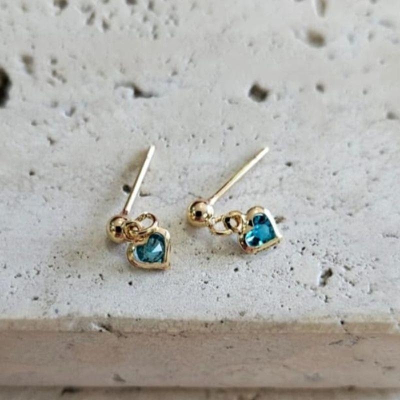 Brinco Bolinha com Coração Pendurado