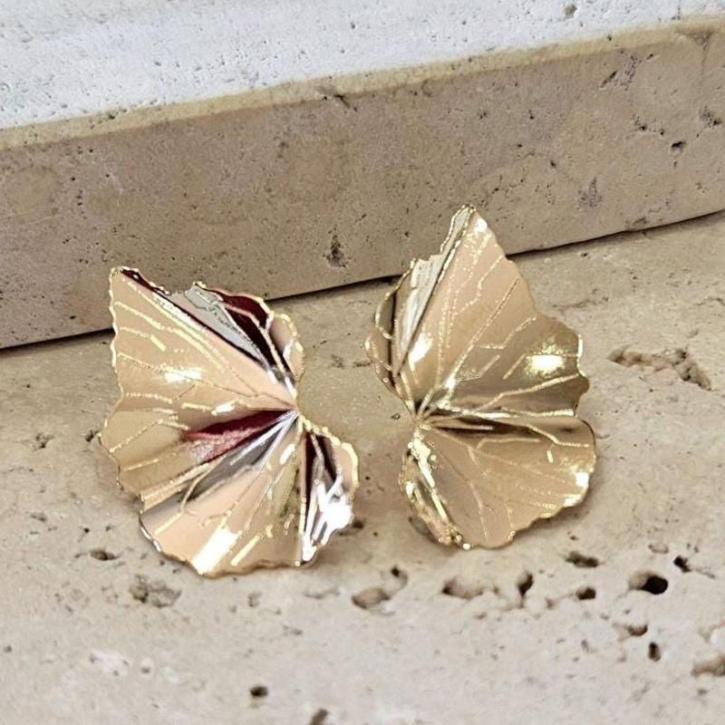 Brinco Folha Texturizada Media