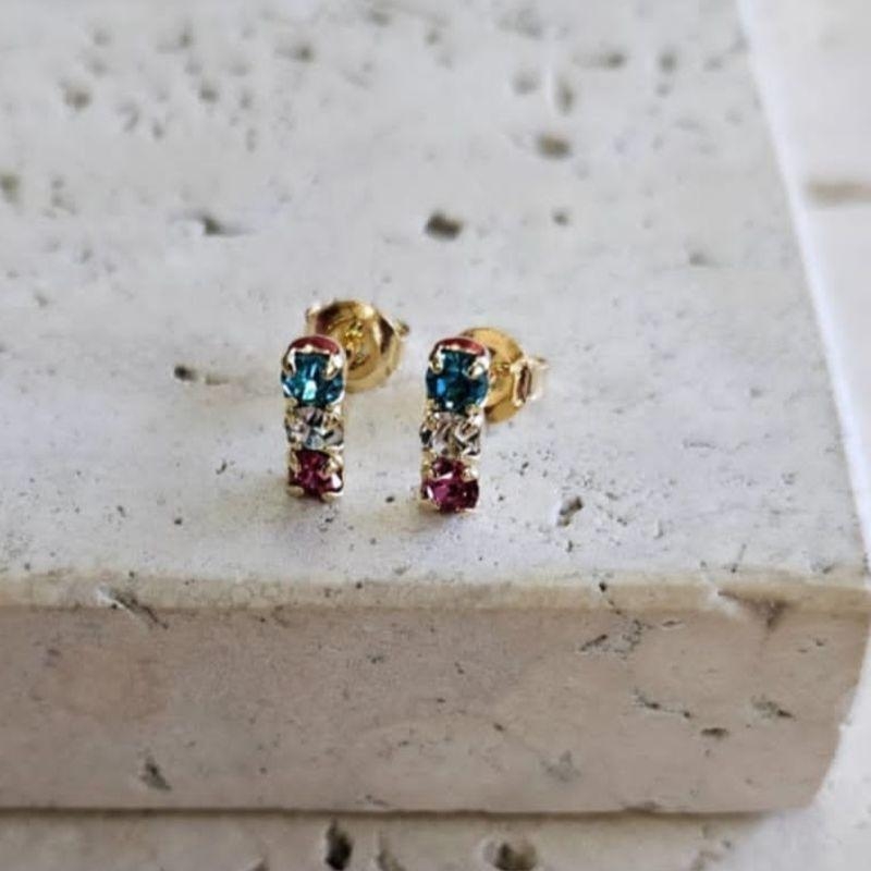 Brinco Infantil Três Pedrinhas Coloridas