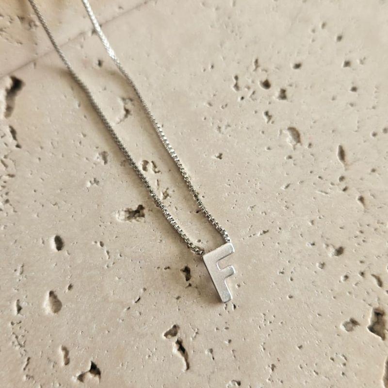 Gargantilha Letra F Mini 45cm