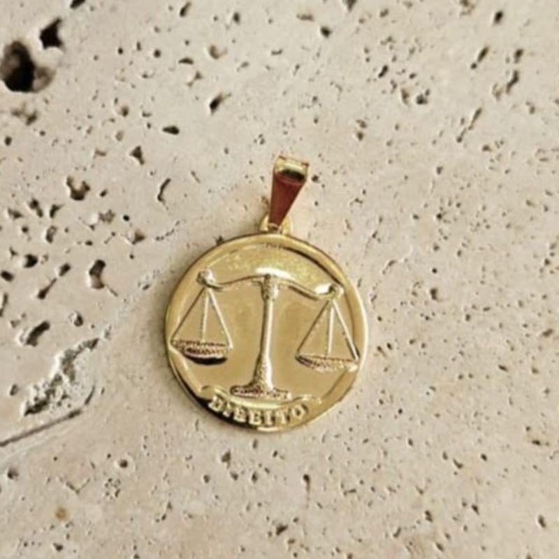 Pingente Medalha Direito (2cm)