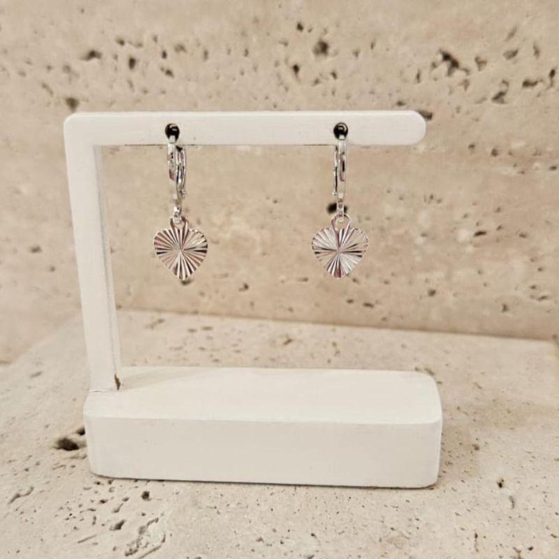 Brinco Argola Coração com Friso R