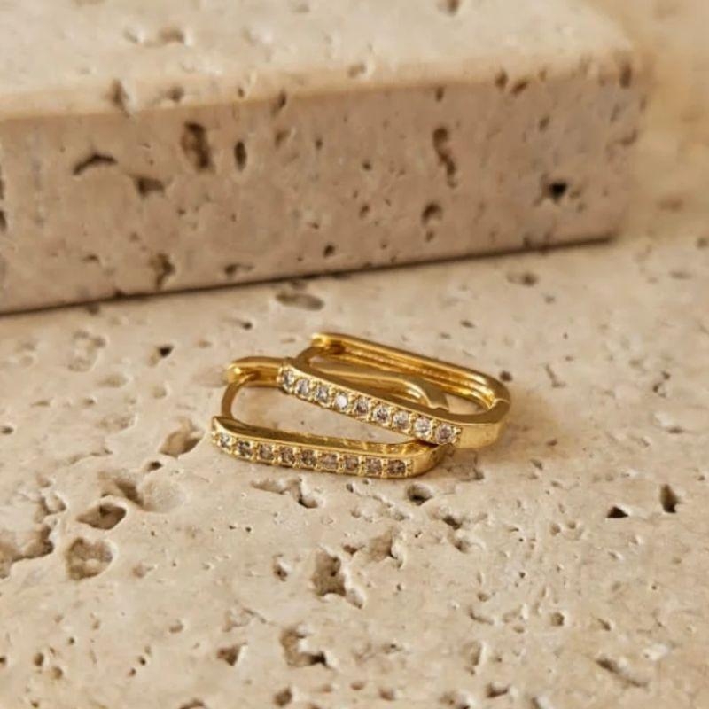 Brinco Argola Oval Cravejada Peq