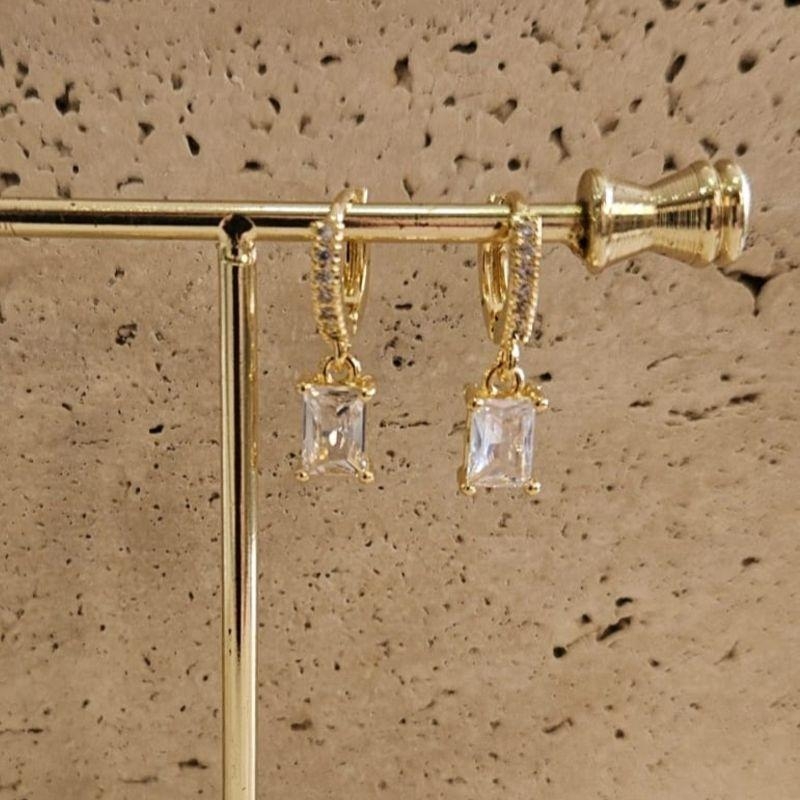 Brinco Argola Zirconia Retangular Pendurada