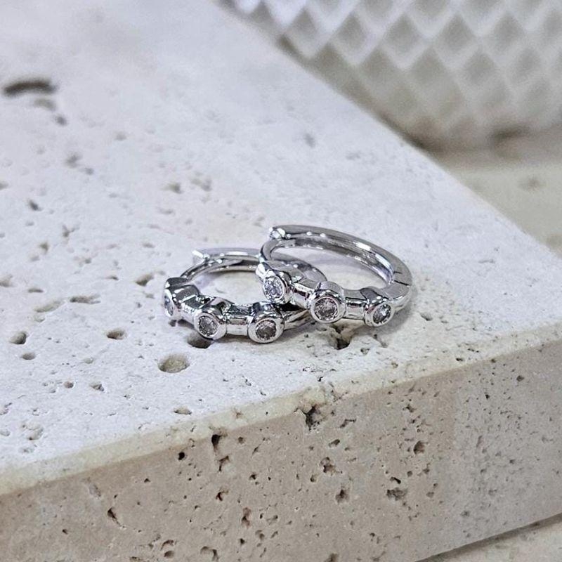 Brinco Argolinha 3 Zirconias Gde