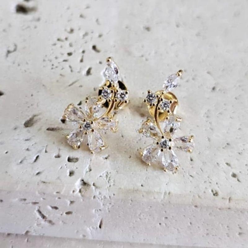 Brinco Flor com Cabo Navetes