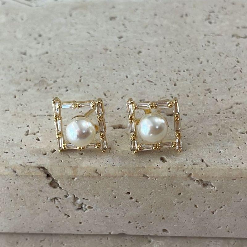 Brinco Quadrado Baguete com Perola