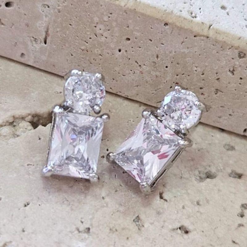 Brinco Zirconia Cristal Retangular e Redonda