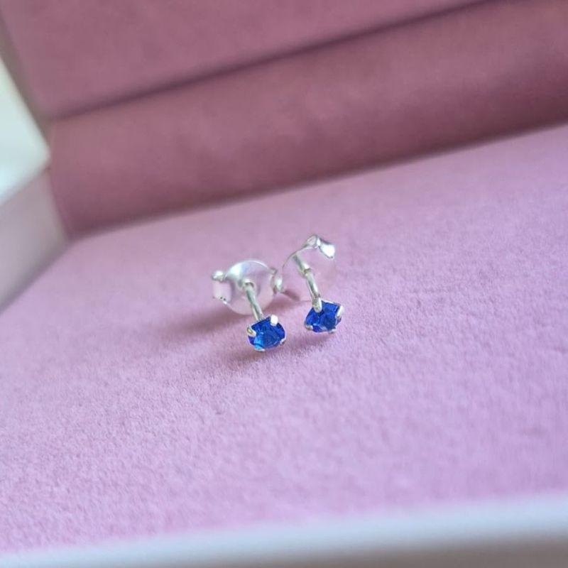 Brinco Ponto de Luz 3mm Azul Escuro Prata