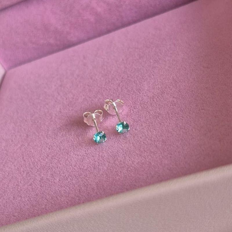 Brinco Ponto de Luz 3mm Turquesa Prata