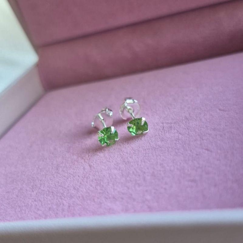 Brinco Ponto de Luz 5mm Verde Claro Prata