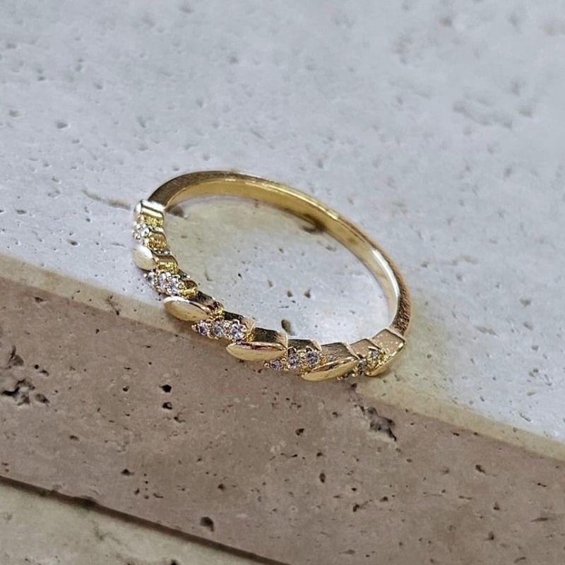 Anel Aparador Folhinas e Zirconias N16