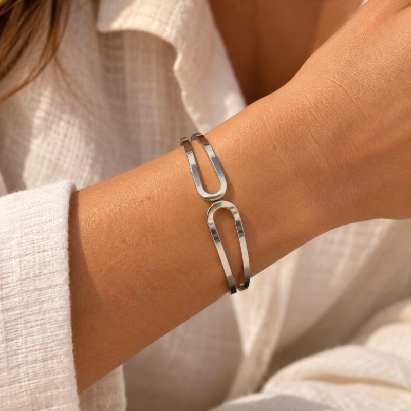 Bracelete Vazado em Aço Inox