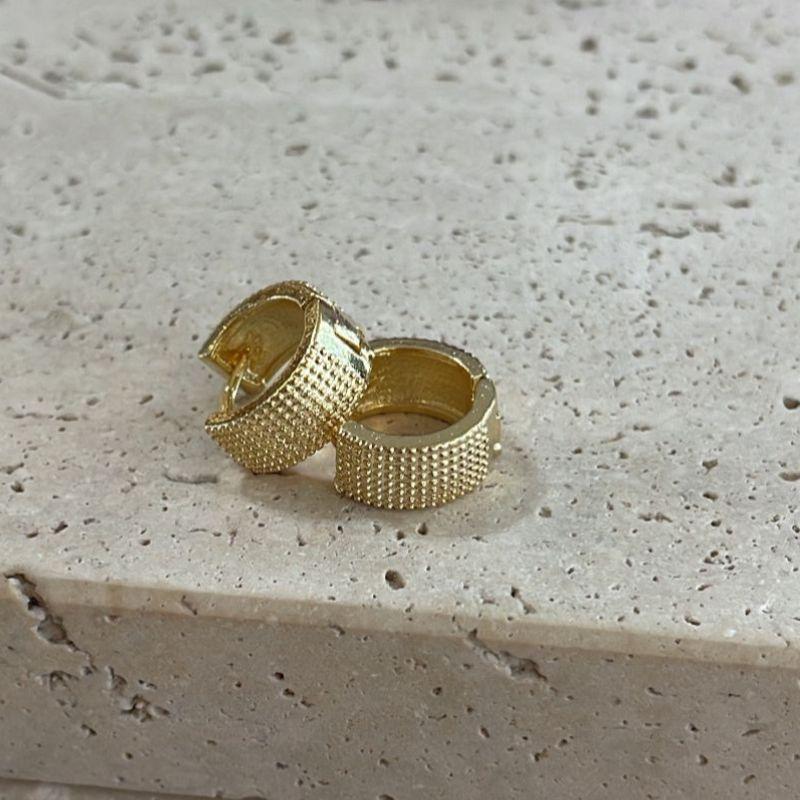 Brinco Argola Grossa Pontilhada Média