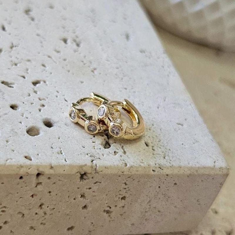 Brinco Argolinha 3 Zirconias Peq