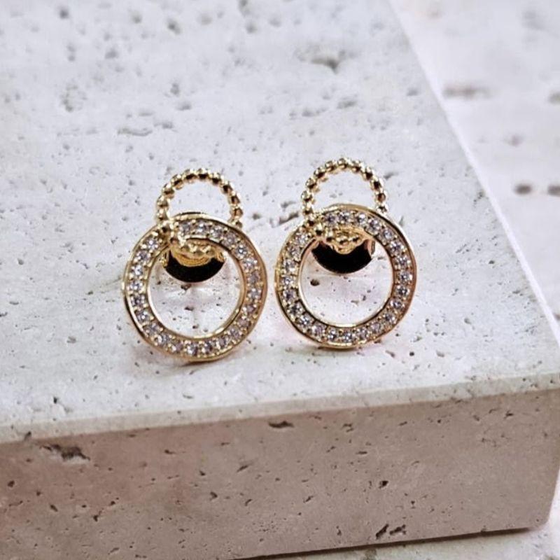 Brinco Circulo Cravejado com Aro de Bolinhas