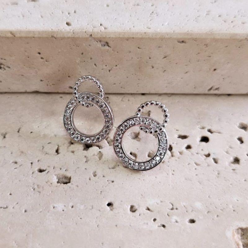 Brinco Circulo Cravejado com Aro de Bolinhas