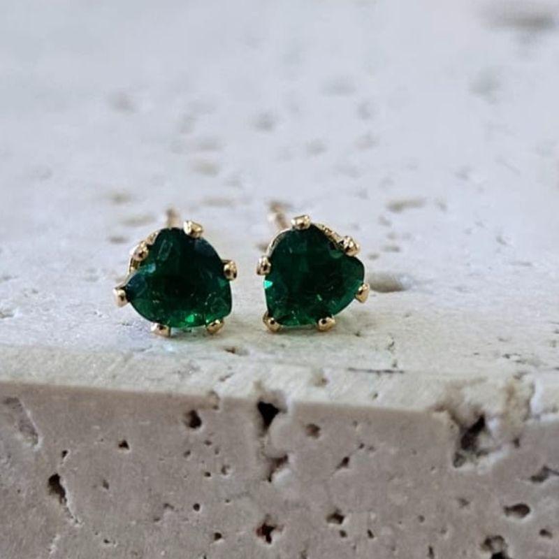 Brinco Coração Pedra  Esmeralda Mini