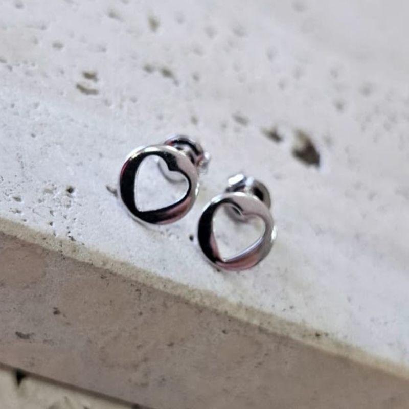 Brinco Coração Vazado na Chapinha