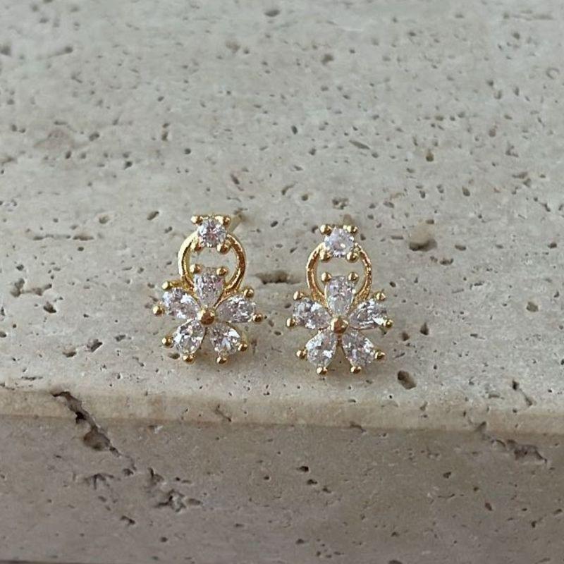 Brinco Florzinha Cravejada Cristal