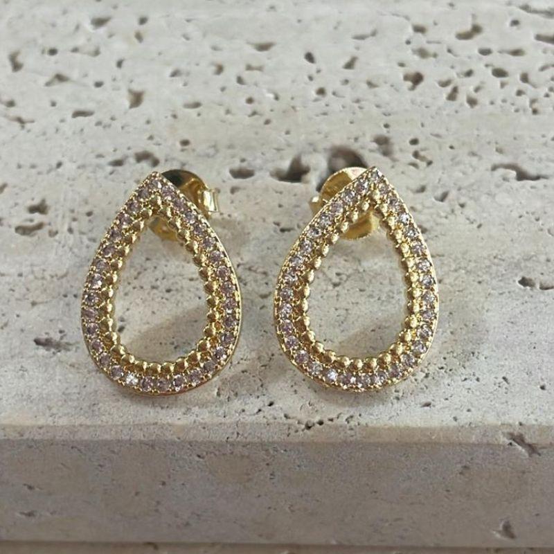 Brinco Gota Coração Cravejado Vazado