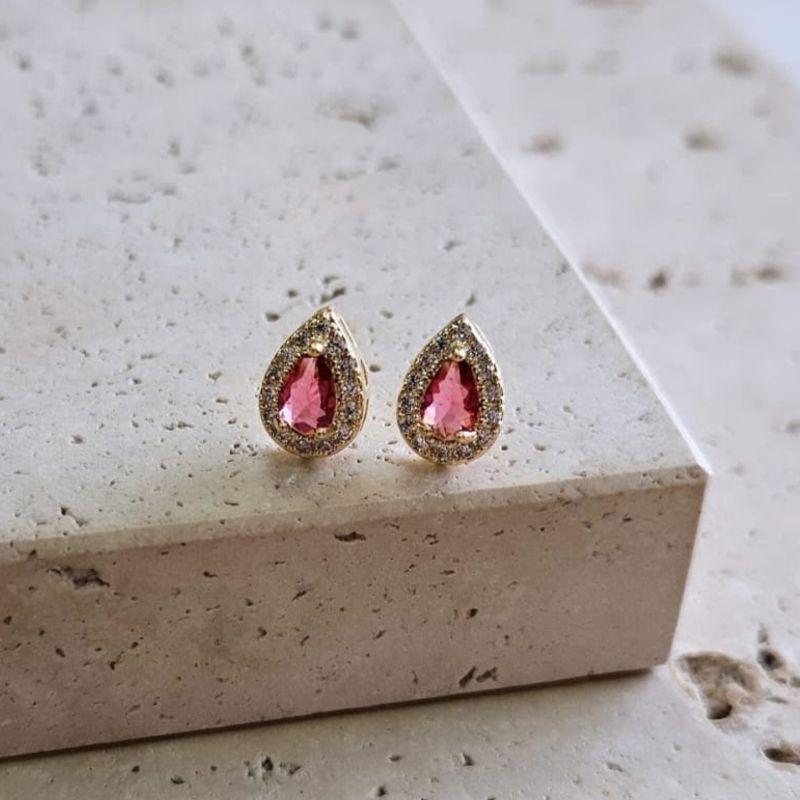 Brinco Gota Rubi Cravejada Med