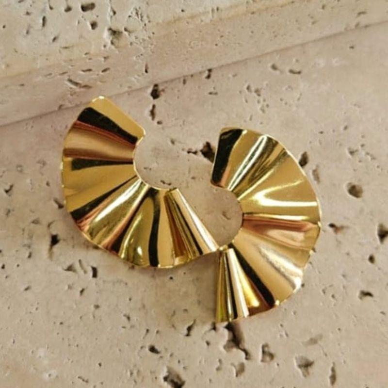 Brinco Meio Leque Chapa Torta