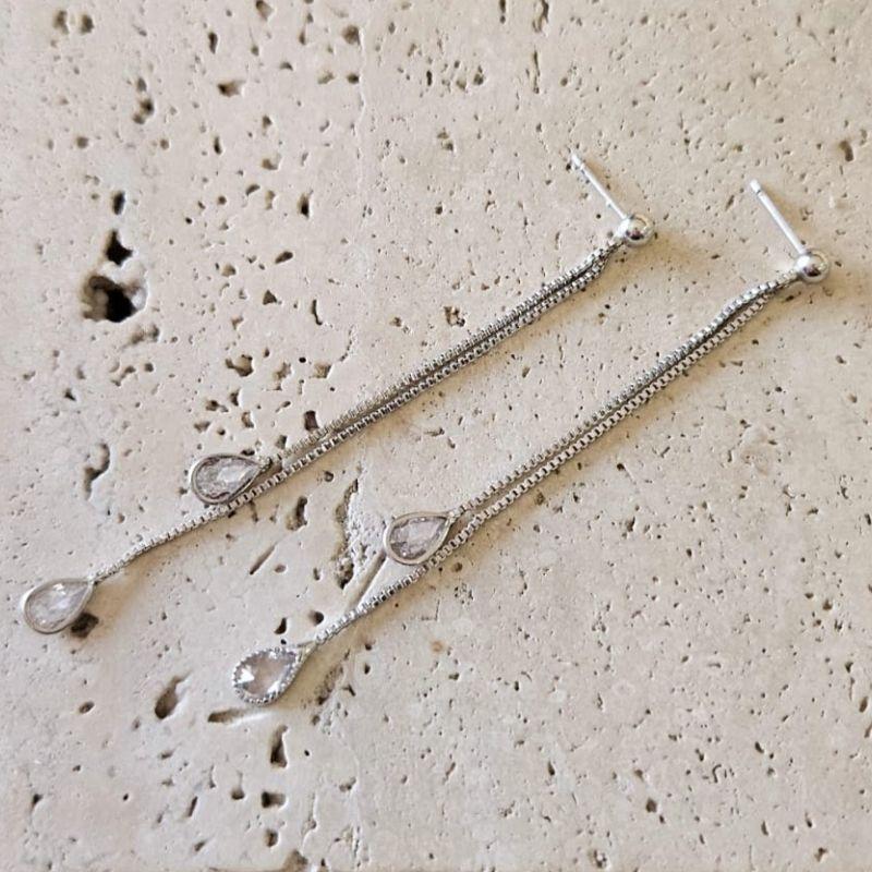 Brinco Pendente Duplo Ponto Luz