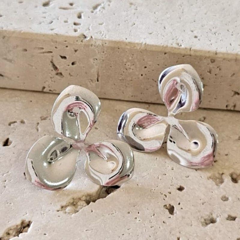 Brinco Três Folhas Grande