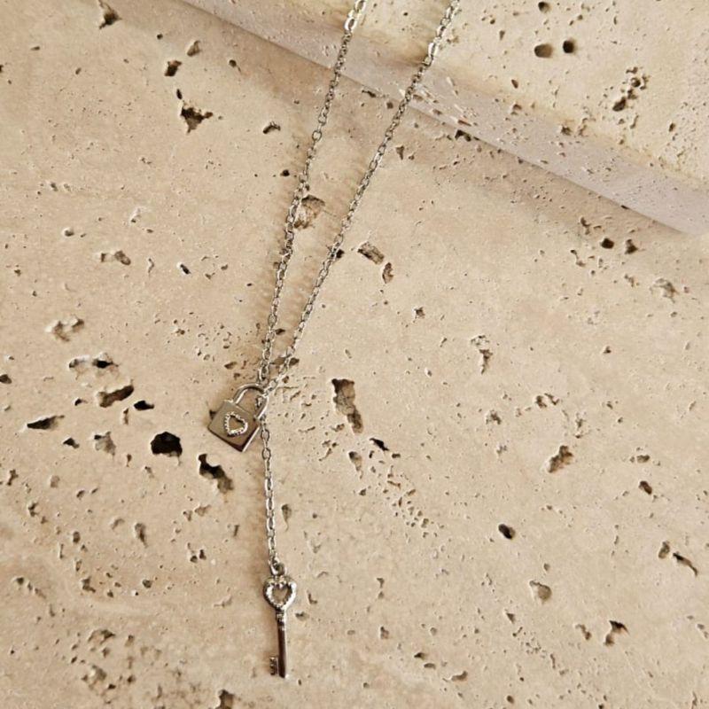 Gravatinha Chave Cadeado 45cm