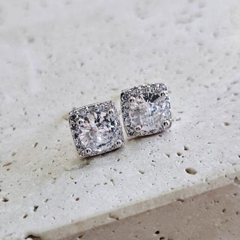 Brinco Quadrado Cravejado Zirconia Cristal Pequeno