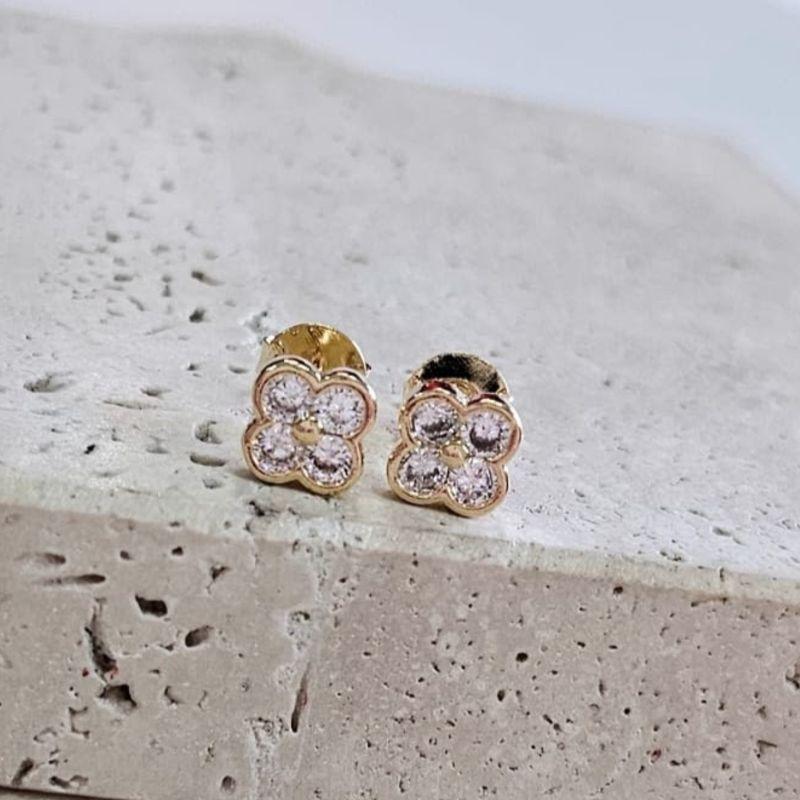 Brinco Van Cleef Cravejado Fixo Medio