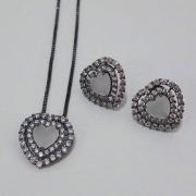 Conjunto Coração Cravejado Branco Leitoso G