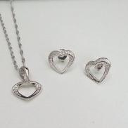 Conjunto Coração Vazado Cravejado de Zirconia R