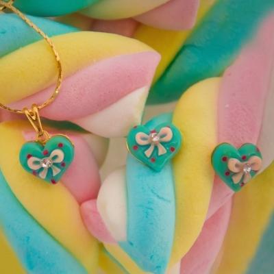 Conjunto Coração Verde com Laço Rosa