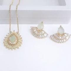 Conjunto Navete com Pedra Verde