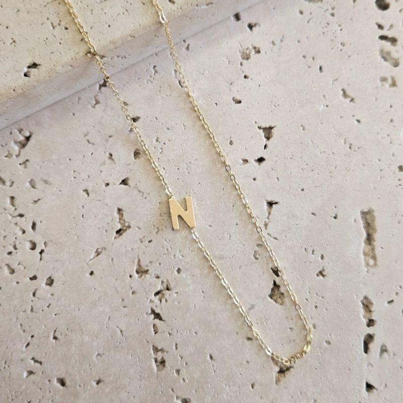 Gargantilha Letra N Tranversal 50cm