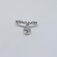 Piercing Fake Cravejado com Gota 