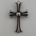 Pingente Crucifixo Masculino Com Detalhe Central