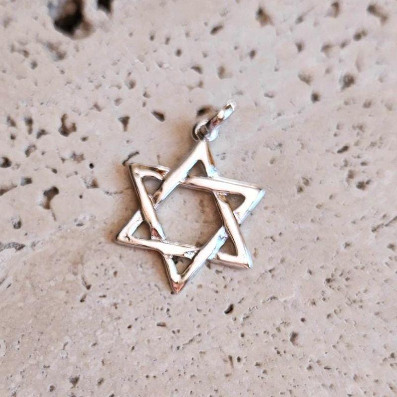 Pingente Estrela de Davi  (2,2x1,7cm)