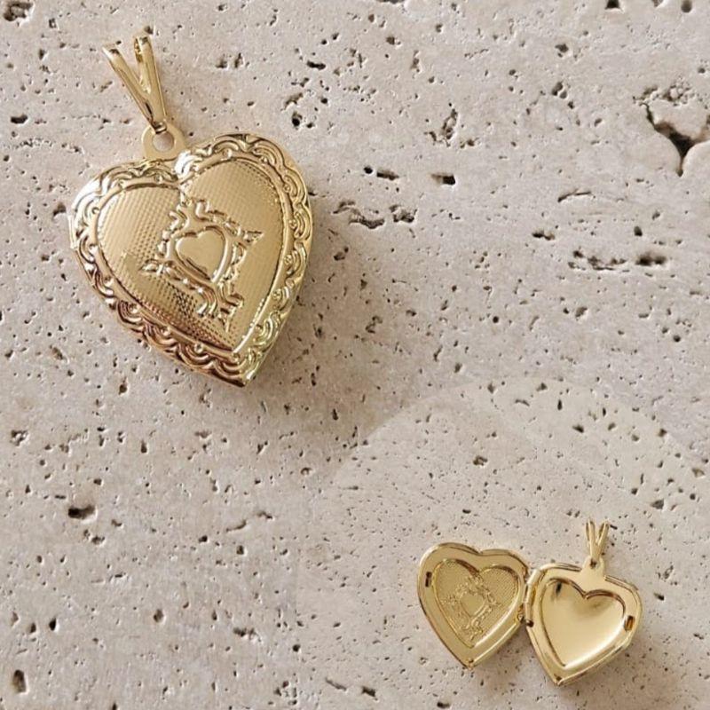 Pingente Relicario Coração Desenhado (2,0x1,8cm)