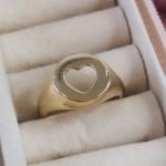 Anel Chapa com Coração Vazado Dedinho