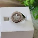 Anel Chapa com Estrela Vazada Dedinho