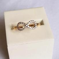 Anel Infinito Cravejado com Aplique