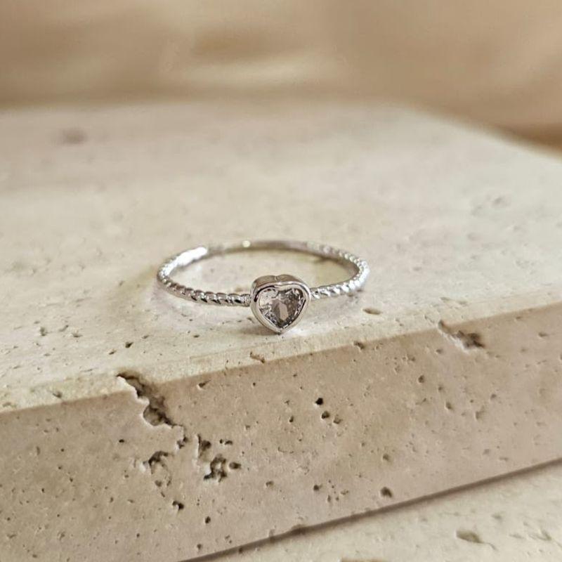 Anel Solitario Coração Zirconia Peq Aro Texturizado