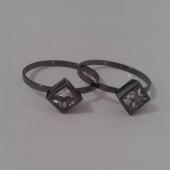 Anel Triangulo de Zirconia G