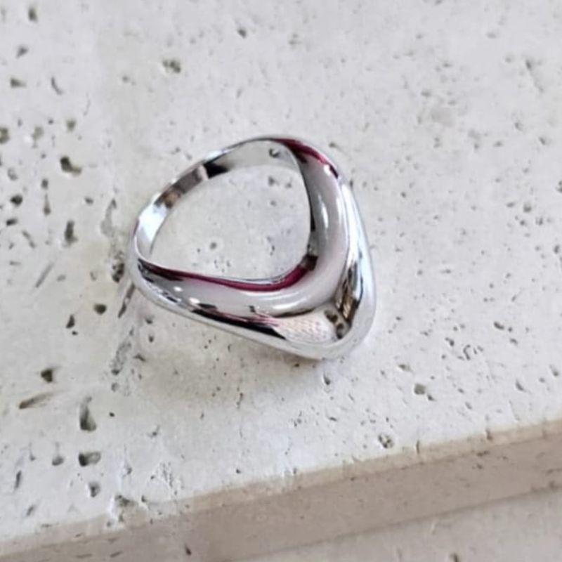 Anel V Arredondado Robusto Liso