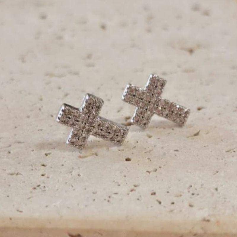 Brinco Crucufixo Cravejado Fixo